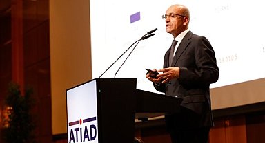 Bakan Şimşek, Almanya'da Türkiye ekonomisini değerlendirdi