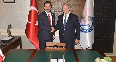 Başkan Özel, TÜRSAB Başkan Yardımcısı Eker’i ağırladı 