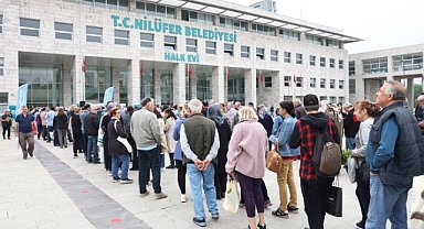 Belediye ücretsiz dağıttı, uzun kuyruklar oluştu! 