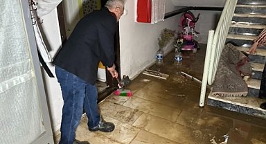 Bursa merkez ilçelerinde sağanak yağış hayatı aksattı