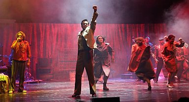 Bursa'da sahne sırası işçilerde