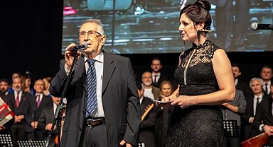 Duayen Paşmakçı'ya Bursa'dan türkülü vefa gecesi