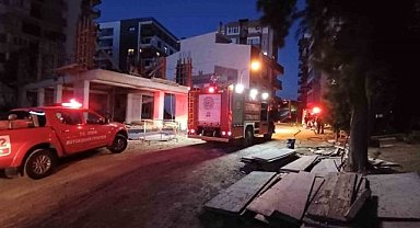 Efeler'de apartmanın asansör dairesinde yangın