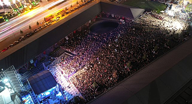 Haluk Levent Bursalıların 19 Mayıs coşkusuna eşlik etti 