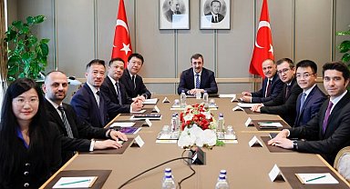 Huawei heyetinden Cumhurbaşkanı Yardımcısı'na ziyaret
