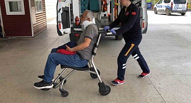 İnegöl'deki kazada hafif ticari araçtaki 2 kişi yaralandı