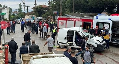 İznik'te kayan TIR dorsesi araca çarptı! 3 ölü, 4 yaralı
