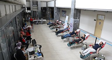Kayseri Büyükşehir personelinden ERÜ Kan Merkezi'ne "kan bağışı" desteği