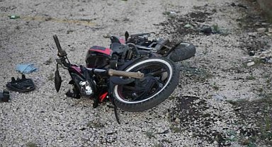 Kırıkkale'deki kazada motosiklet devrildi: 2 ağır yaralı