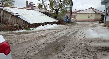 Kütahya'da dolu yağışı zirai alanlara zarar verdi