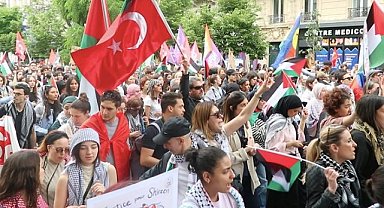 Paris'te binler haykırdı: 