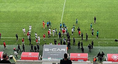 Vanspor FK, önce protesto etti sonra sahadan çekildi! 