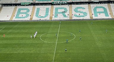 Vanspor FK oyuncularından Bursa'da protesto 
