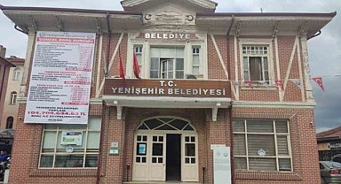 Yenişehir Belediyesi'nden borç afişleri!