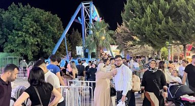 Bursa'da ailelerin bayram tatilinde lunapark keyfi