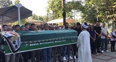 Bursa'da evinde hayatını kaybeden kadın toprağa verildi