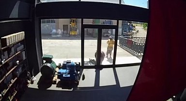 Bursa'da kablo hırsızlarının rahat tavırları dikkat çekti