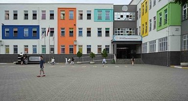 Bursa'da öğretmenlerin karne sevinci videosu