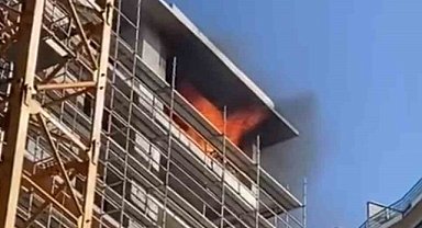 Bursa'daki 12 katlı inşaatın son katında yangın