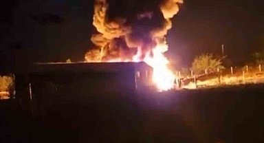 Bursa'daki boyahane yangınına yoğun müdahale!