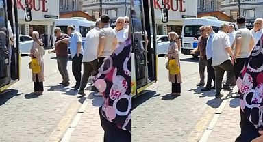 Bursa'daki durakta şoförle yolcular arasında kavga