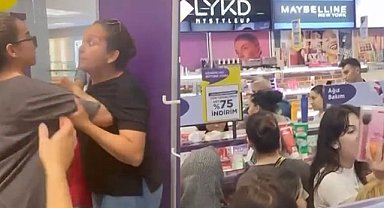 Bursa'daki kozmetik mağazasında indirim izdihamı!