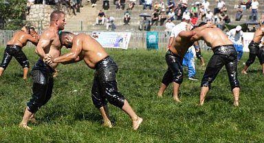 Geleneksel Tarihi Çalı Güreşleri'ne rekor katılım