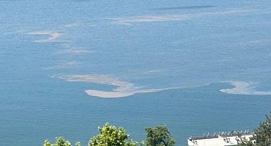 Gemi Körfezi deniz yüzeyinde müsilaj görüntüleri