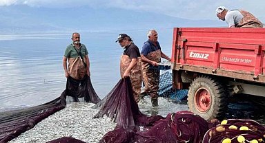 İznik Gölü'ndeki gümüş balıkçılığında ağustos beklentisi