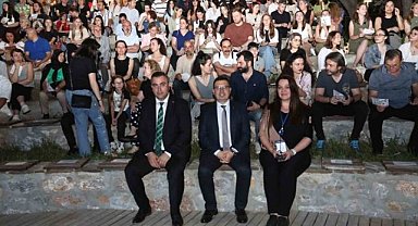 Nilüfer'de genç tiyatroculardan ilk oyun