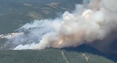 Orhaneli'deki orman yangını uçaktan görüntülendi