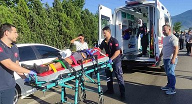 Orhangazi'deki kazada hafif ticari araçla motosiklet çarpıştı