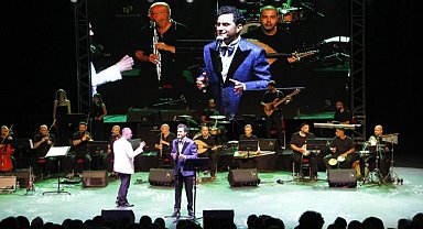 Bursa Festivali’nde 'Zeki Müren' gecesi