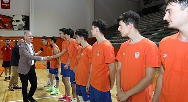 Başkan Taban'dan İnegöl Belediyespor'a ziyaret