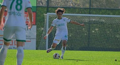 Fenerbahçe’ye transfer olan Yiğit Fidan, Bursaspor’a veda etti