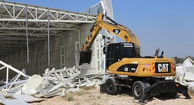 Nilüfer Belediyesi'nin kaçak yapı yıkım çalışmaları sürüyor