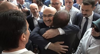 Vali Demirtaş yüzlerce kişiyle uğurlandı