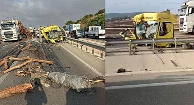 Bursa'da 2 TIR çarpıştı! Kaza yeri savaş alanı gibi