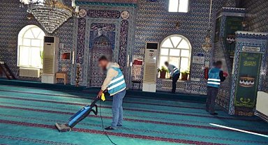 Bursa'da camilerde hükümlüler tarafından bakım ve temizlik