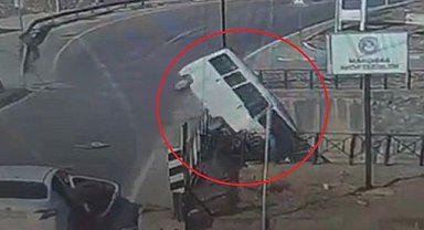 Bursa'da dereye uçan minibüs kazasında acı kader