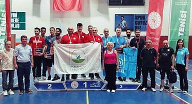 Bursa'da masa tenisinde Osmangazi Belediyesi şampiyon