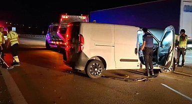 Bursa-İzmir Otoyolu'nda hafif ticari araç kazası: 1 ölü, 1 yaralı