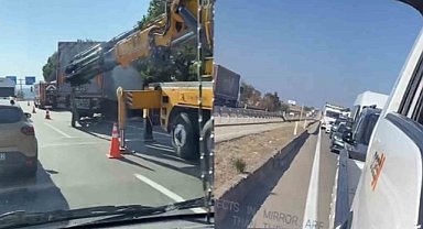 Bursa-Karacabey yolunda TIR devrildi, trafik tıkandı: 1 yaralı