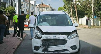 İnegöl'de okul servis minibüsü kaza yaptı: 11 yaralı