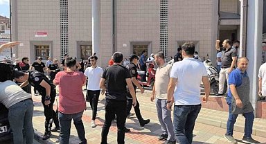 İnegöl'de telefon tamiri kavgası! Baltayla 1 kişi yaralandı