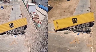 İnegöl'deki kazada TIR istinat duvarından uçtu