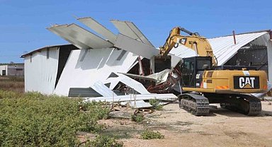 Nilüfer Belediyesi 2 kaçak yapıyı daha yerle bir etti