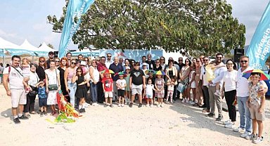 Nilüfer'deki Uçurtma Şenliği'nde gökyüzü rengarenk