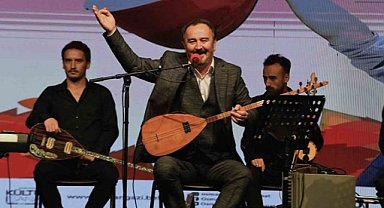 Osmangazi'de düzenlenen Güz Konseri'nde türkü gecesi