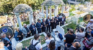 Zeki Müren, vefatının 28. yıl dönümünde Emirsultan'da anıldı